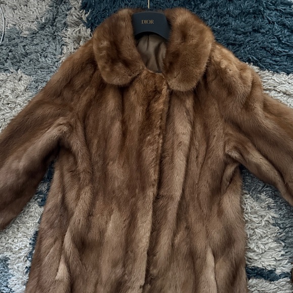 real fur coat caramel color size Small or a smaller Medium - Picture 3 of 5